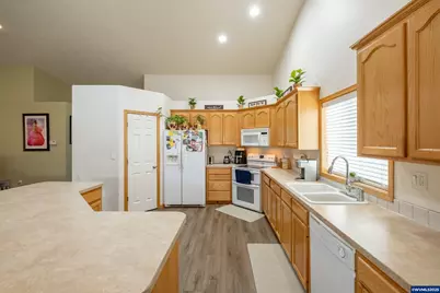 674 Shannon Ct NE, Keizer, OR 97303 - Photo 17