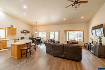 674 Shannon Ct NE, Keizer, OR 97303 - Photo 11