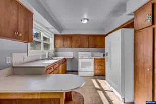 1610 Madrona Ave SE, Salem, OR 97302 - Photo 7