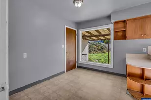 1610 Madrona Ave SE, Salem, OR 97302 - Photo 5