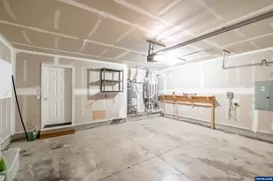 391 Churchill Downs Av SE, Albany, OR 97322 - Photo 39