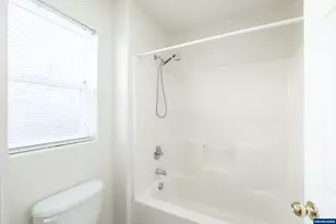 391 Churchill Downs Av SE, Albany, OR 97322 - Photo 35