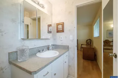 334 NE 13th Av, Albany, OR 97321 - Photo 15