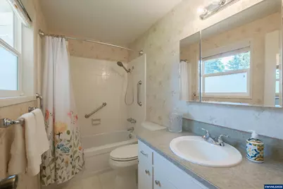 334 NE 13th Av, Albany, OR 97321 - Photo 17