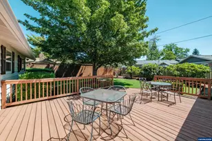 334 NE 13th Ave, Albany, OR 97321 - Photo 29