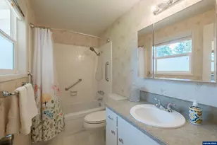 334 13th Av NE, Albany, OR 97321 - Photo 17