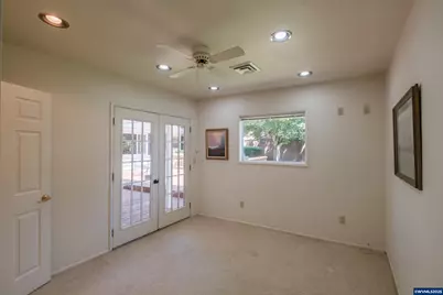 334 NE 13th Av, Albany, OR 97321 - Photo 7