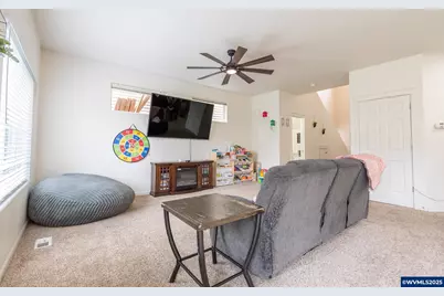 621 Jasmine Cir, Independence, OR 97351 - Photo 7