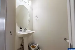 621 Jasmine Cir, Independence, OR 97351 - Photo 5