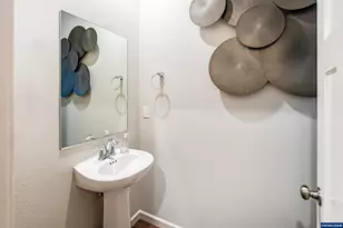 2618 Mount St Helens Ave SE, Salem, OR 97302 - Photo 9