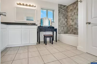 251 Fairview St, Silverton, OR 97381 - Photo 31