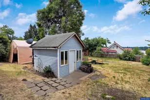 251 Fairview St, Silverton, OR 97381 - Photo 47