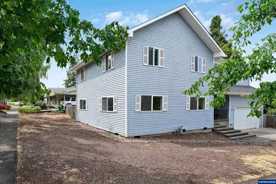 251 Fairview St, Silverton, OR 97381 - Photo 3