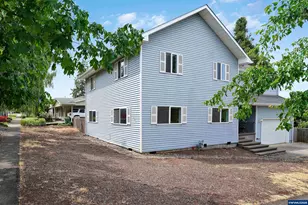 251 Fairview St, Silverton, OR 97381 - Photo 3