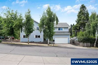 251 Fairview St, Silverton, OR 97381 - Photo 5