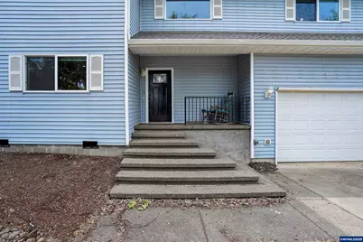 251 Fairview St, Silverton, OR 97381 - Photo 5