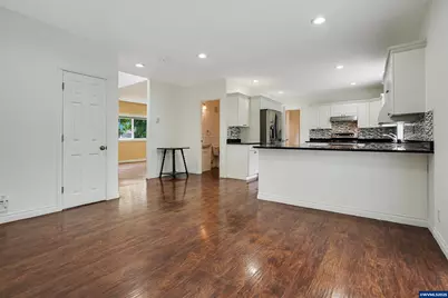 251 Fairview St, Silverton, OR 97381 - Photo 17