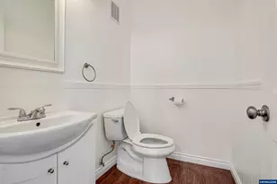 251 Fairview St, Silverton, OR 97381 - Photo 19