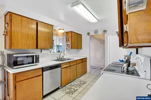 3218 West Pl, Hubbard, OR 97032 - Photo 7