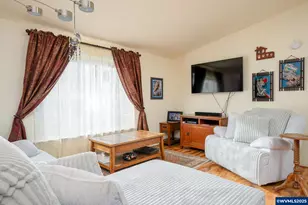 2957 W 10th St, The Dalles, OR 97058 - Photo 3