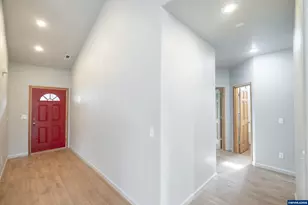 740 SE Alicia St, Sheridan, OR 97378 - Photo 7