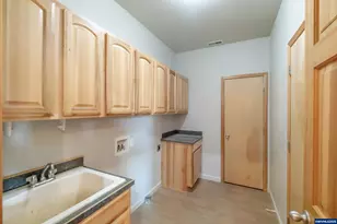 740 SE Alicia St, Sheridan, OR 97378 - Photo 23