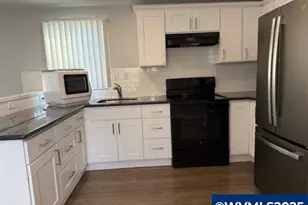 16901 SE Division St, Portland, OR 97217 - Photo 3