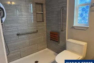 16901 SE Division St, Portland, OR 97217 - Photo 11