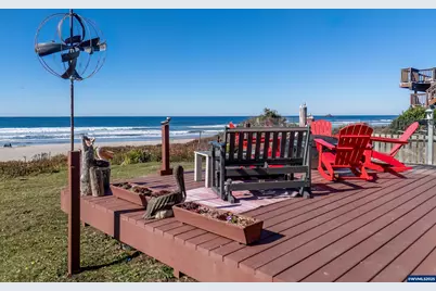 6225 NW Logan Rd, Lincoln City, OR 97367 - Photo 37