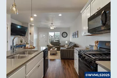 1612 SE Barberry Av, Dallas, OR 97338 - Photo 11