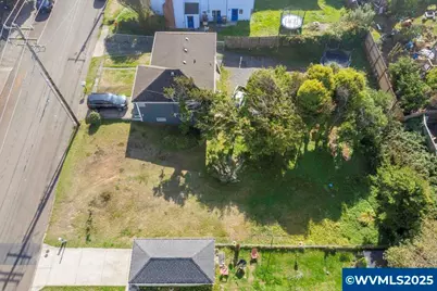 112 SW Lee St, Newport, OR 97365 - Photo 5