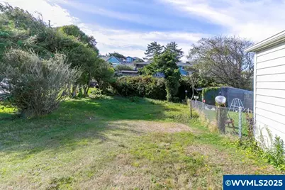 112 SW Lee St, Newport, OR 97365 - Photo 7