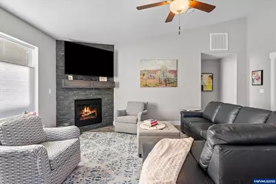 518 Sarah Renee Av SE, Salem, OR 97306 - Photo 5