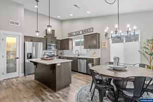 518 Sarah Renee Ave SE, Salem, OR 97306 - Photo 17