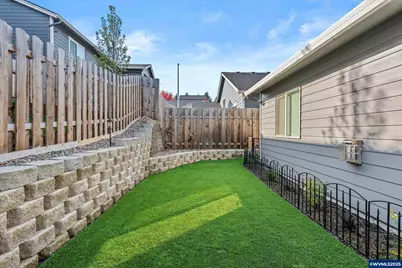 518 Sarah Renee Av SE, Salem, OR 97306 - Photo 29