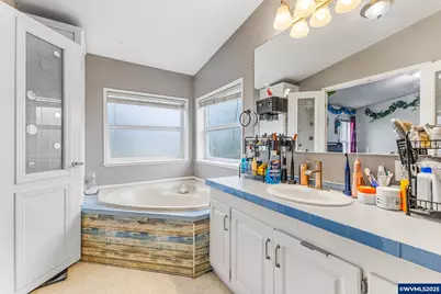 620 N Bay St, Waldport, OR 97394 - Photo 17