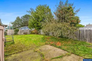 620 N Bay St, Waldport, OR 97394 - Photo 25