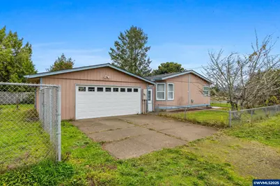 620 N Bay St, Waldport, OR 97394 - Photo 31
