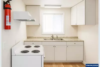 166 NE 8th St, Newport, OR 97365 - Photo 13