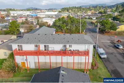 166 NE 8th St, Newport, OR 97365 - Photo 5