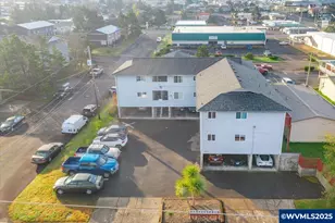 166 NE 8th St, Newport, OR 97365 - Photo 3