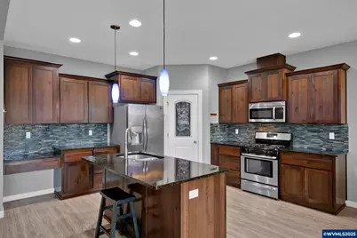 769 Morning Glory Dr, Independence, OR 97351 - Photo 3