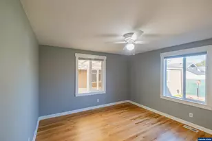 135 S 21st St, Philomath, OR 97370 - Photo 19