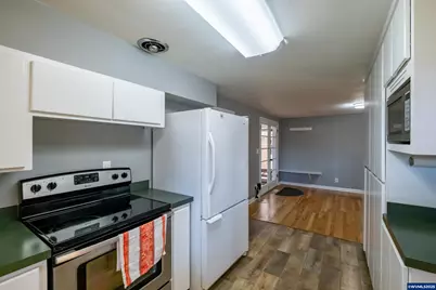 135 S 21st St, Philomath, OR 97370 - Photo 15