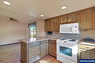 4562 Johnisee Ct NE, Salem, OR 97305 - Photo 15