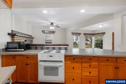 1510 SW Walnut St, Albany, OR 97321 - Photo 9