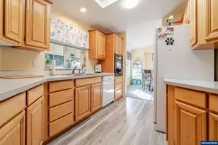 38129 Weirich Dr, Lebanon, OR 97355 - Photo 15