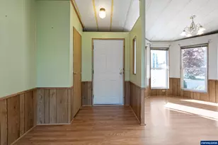 300 SE Lacreole Dr, Dallas, OR 97338 - Photo 5