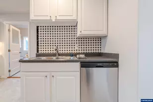 1229 SW Washington St, Albany, OR 97321 - Photo 19