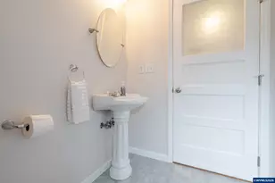 1229 SW Washington St, Albany, OR 97321 - Photo 23